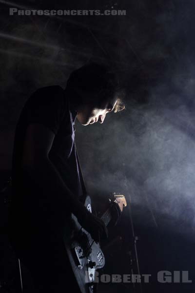 A PLACE TO BURY STRANGERS - 2012-04-15 - PARIS - La Boule Noire - 